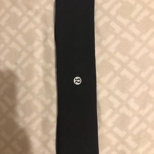 LULULEMON Black Fly Away Headband II
